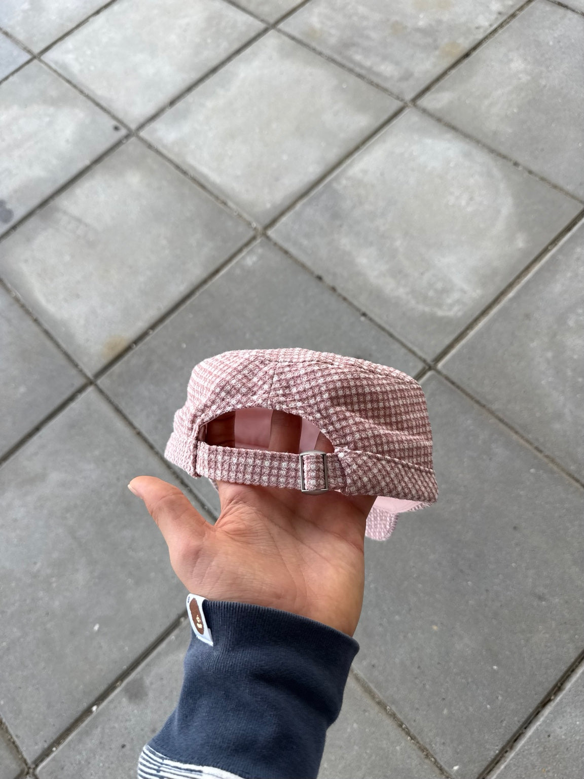 Lyserød Tarigano-kasket – bagfra