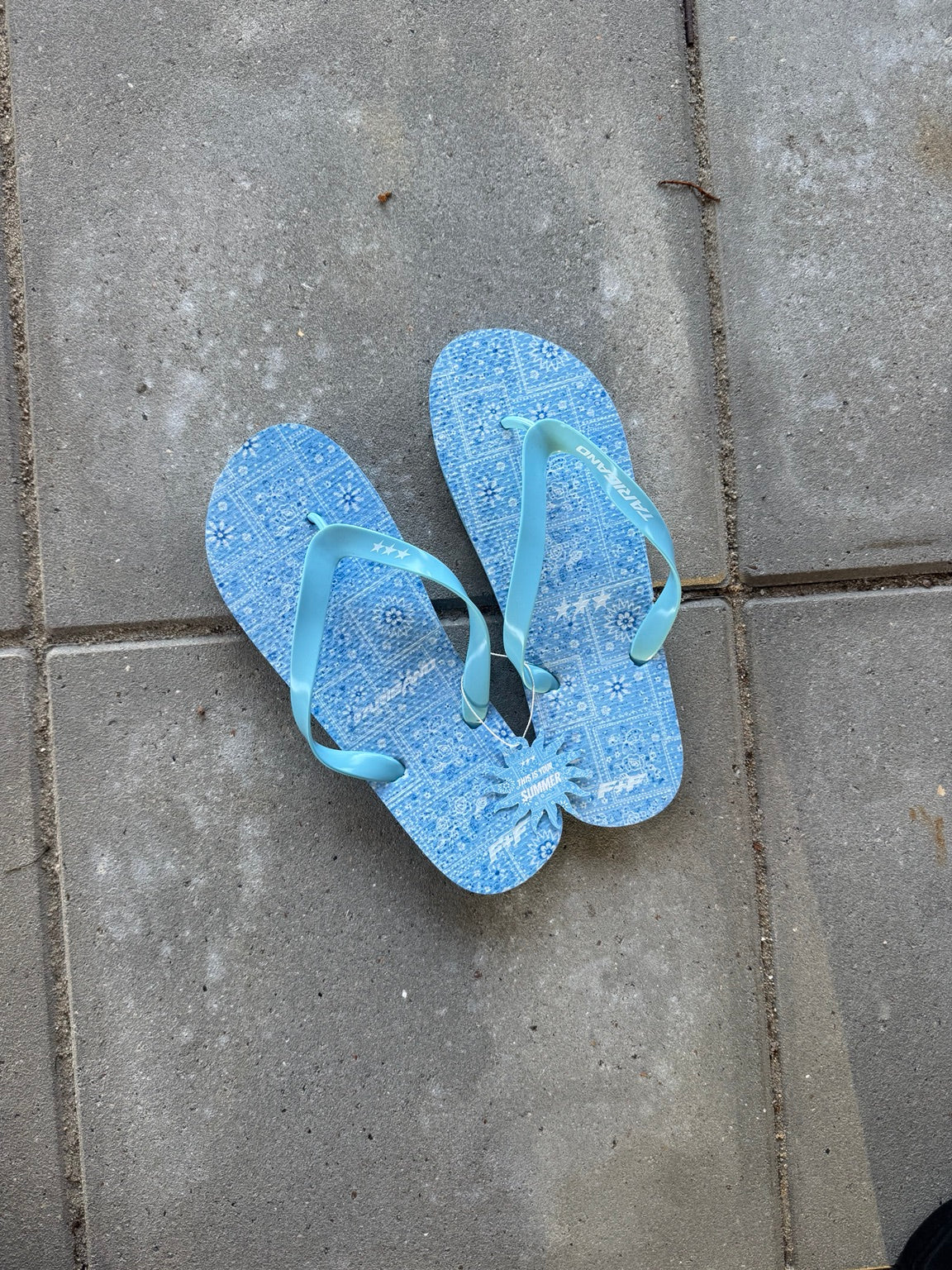 Tarigano slippers “Friends and Family” – front